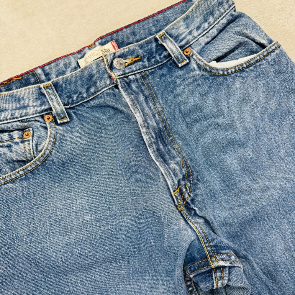 Vintage Levi's 550 Jeans Womens 10L Relaxed‎ Tapered Straight Leg Classic Denim